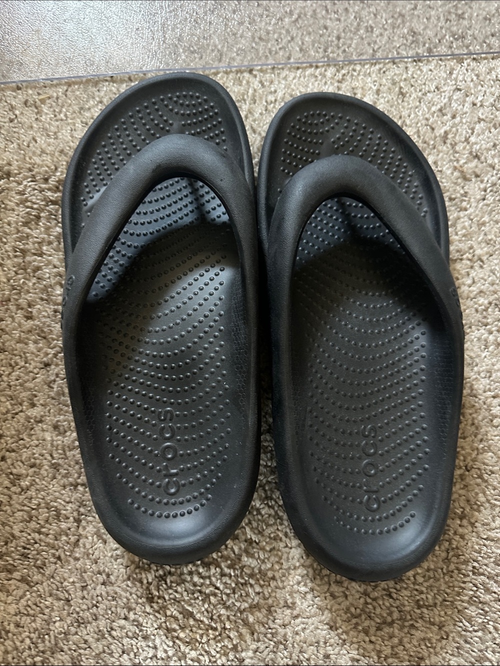 CROCS Black Classic Foam Flip Clogs